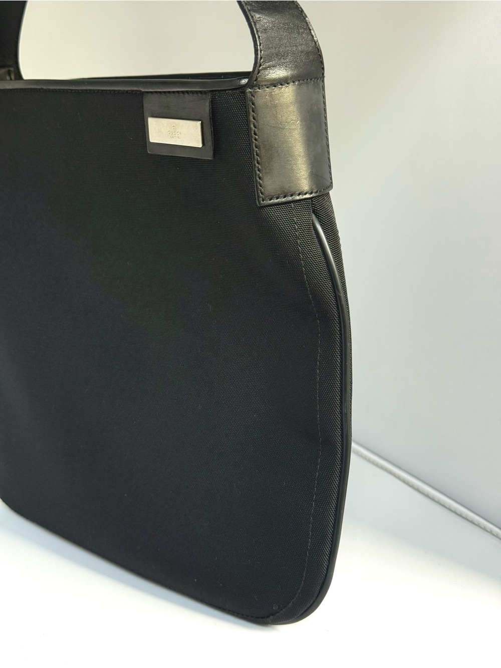 Gucci Black Crossbody Bag with Silver Logo Plate excellent condition - Picture 5 of 16